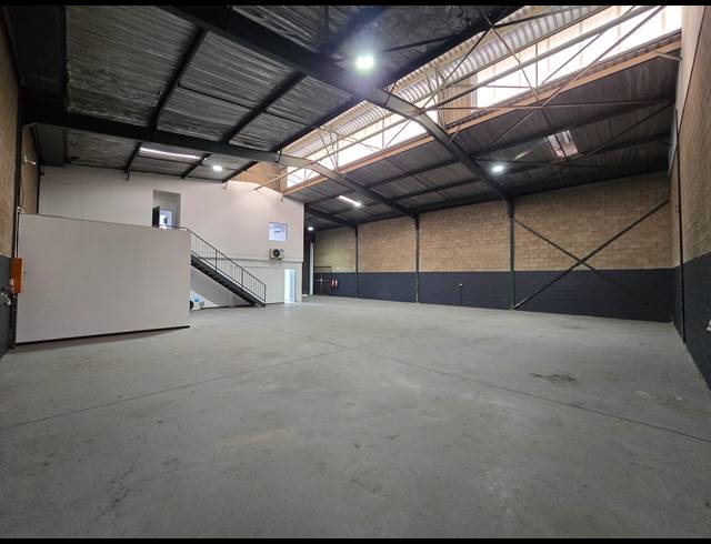 331M² WAREHOUSE TO LET IN MEADOWDALE